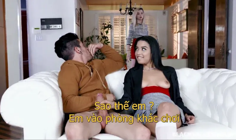 Vú căng tròn anh chịch như giã gạo bóp muốn nát cả vú em
